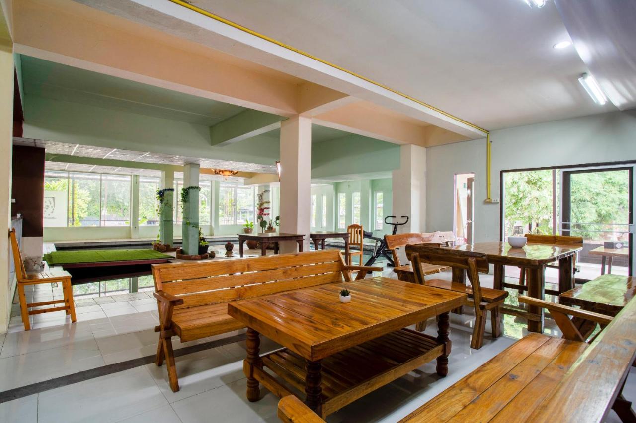 Oyo 75356 Thipsiri Lodge Chiang Mai Buitenkant foto